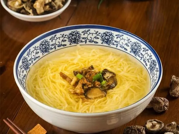 What to Eat After Visiting Sanxingdui Museum: Guanghan Food Guide for Foreign Visitors (2026)
