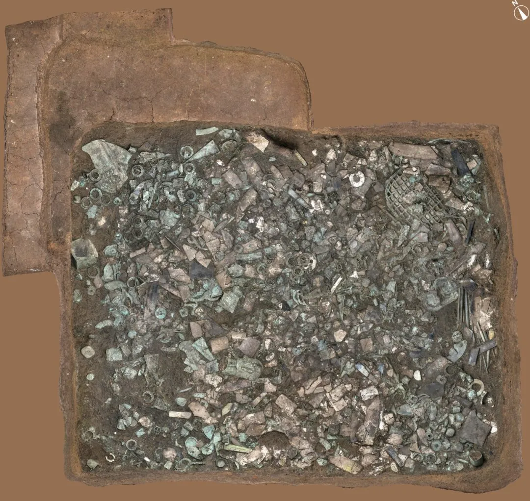Artifact layer in Sanxingdui Pit 7